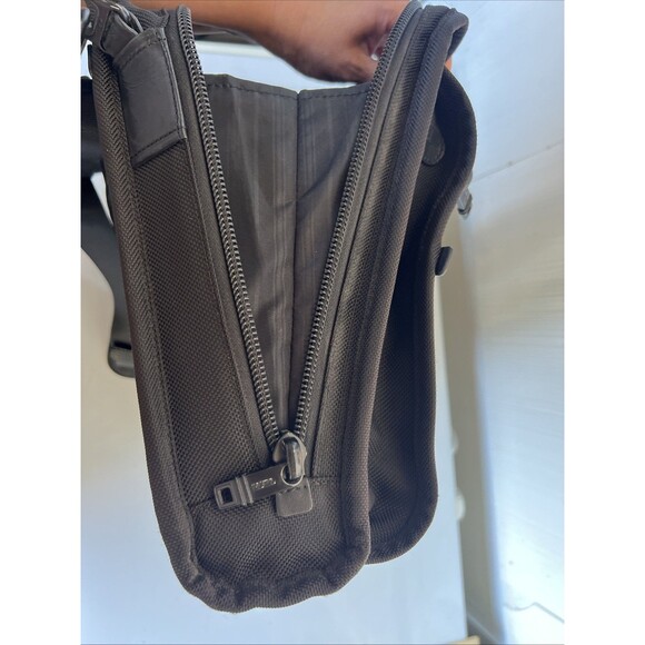 Tumi Alpha Expandable Laptop 17 Inch Briefcase Bag Ballistic Nylon Black 26114DH - Picture 9 of 15